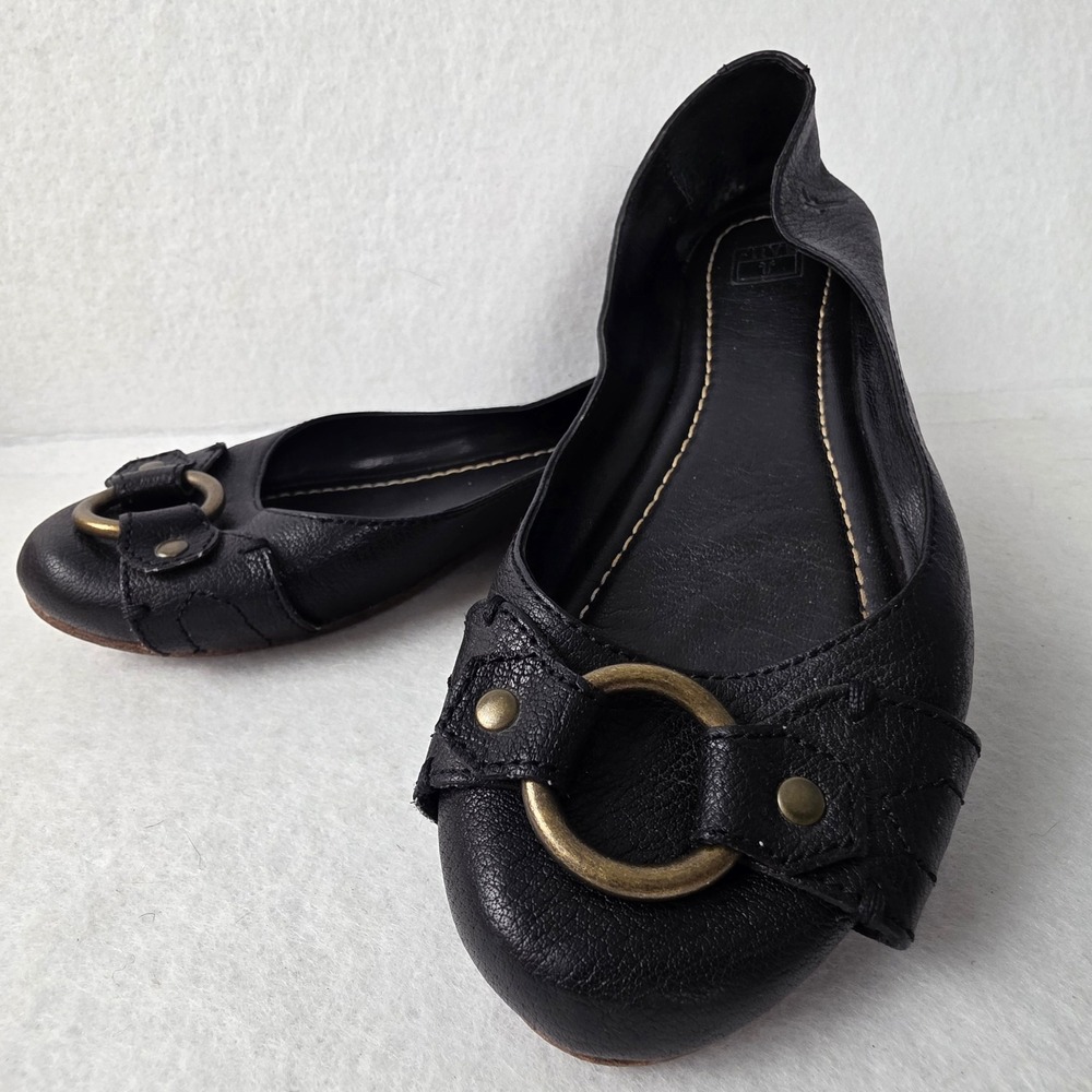 Frye Carson Harness Ballet Flats Black Leather Brass Ring Women's 7.5M Shoes - Picture 1 of 9